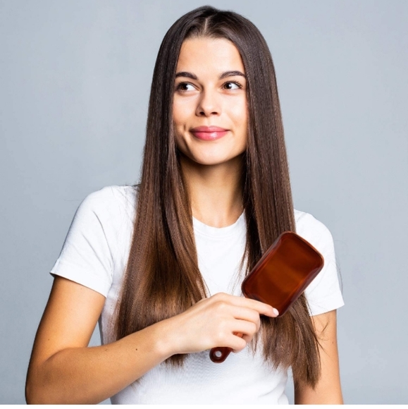 REVELÉ TORTOISESHELL PADDLE HAIRBRUSH - Picture 5 of 6